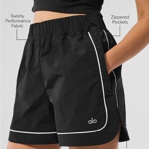 ALO Yoga Women's Black Athletic Shorts